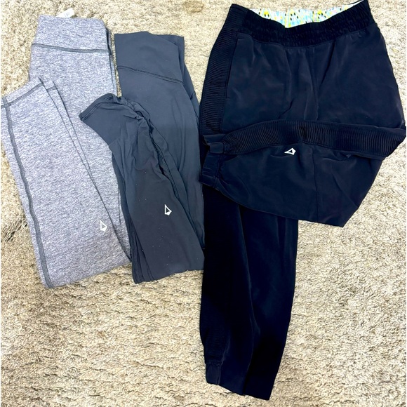 Ivivva - Picture 1 of 2